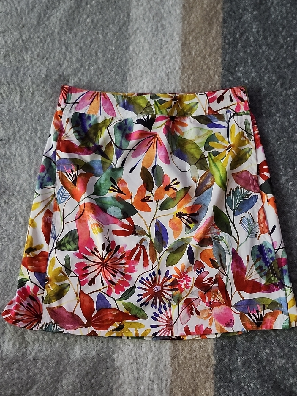 RipSkirt Hawaii Wrap Skirt Sz S Wildflower Watercolor Floral Pocket Quick Dry